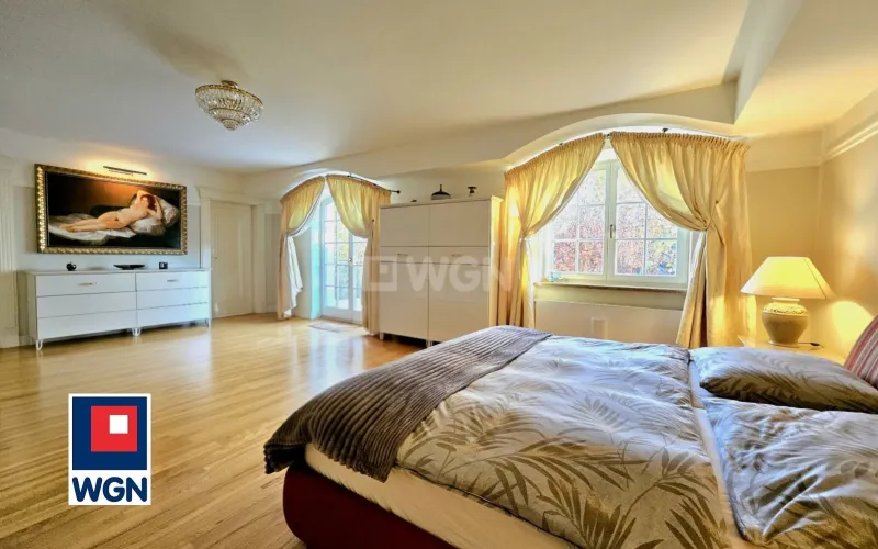 Dom na  sprzedaż Wrocław - Dom 430m2 z basenem i ogrodem na Jagodnie we Wrocławiu.